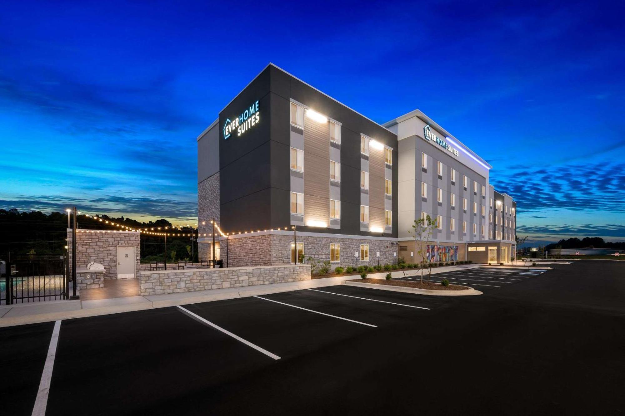 Everhome Suites Fayetteville Near Fort Bragg Bagian luar foto