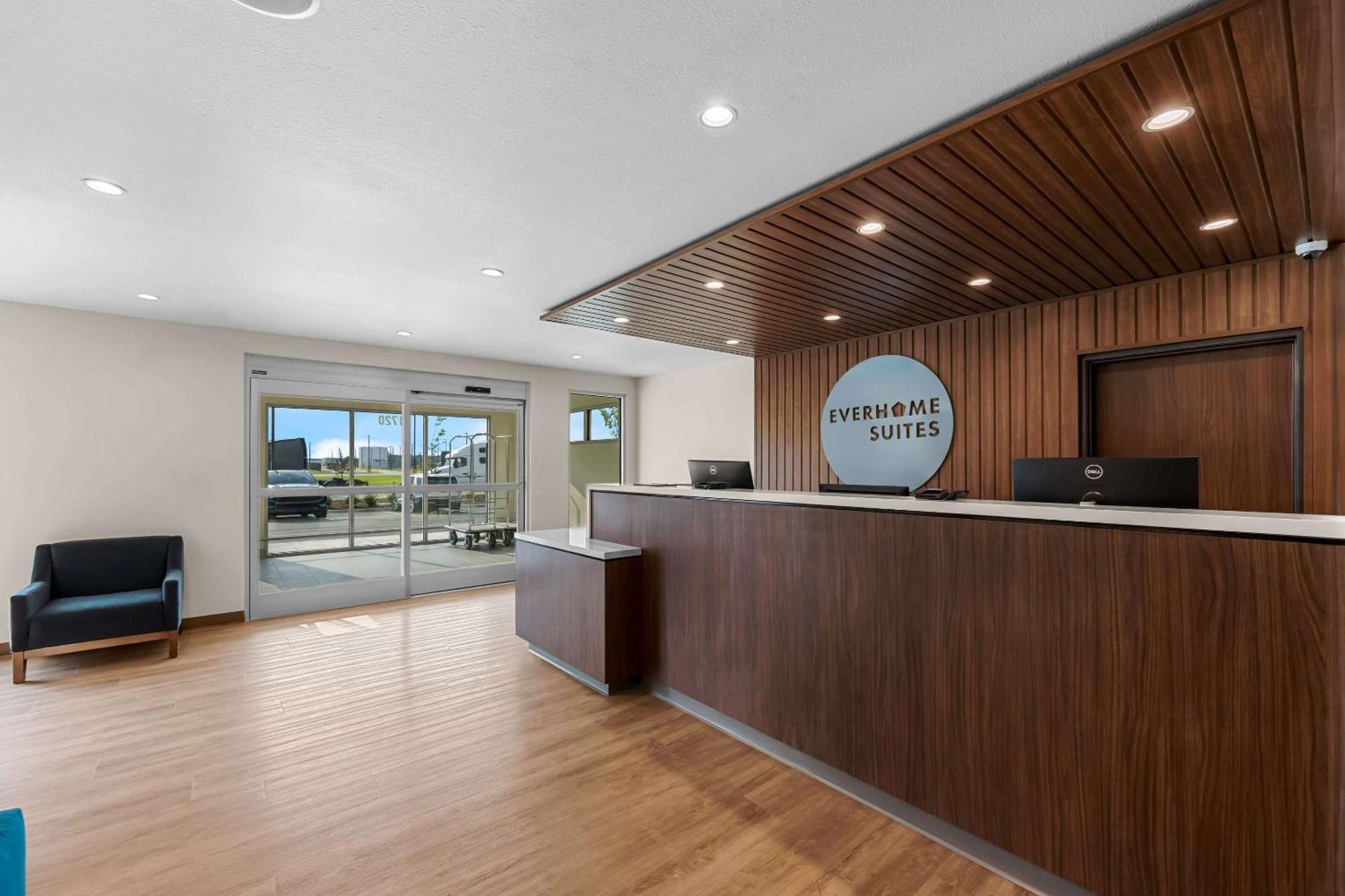 Everhome Suites Fayetteville Near Fort Bragg Bagian luar foto