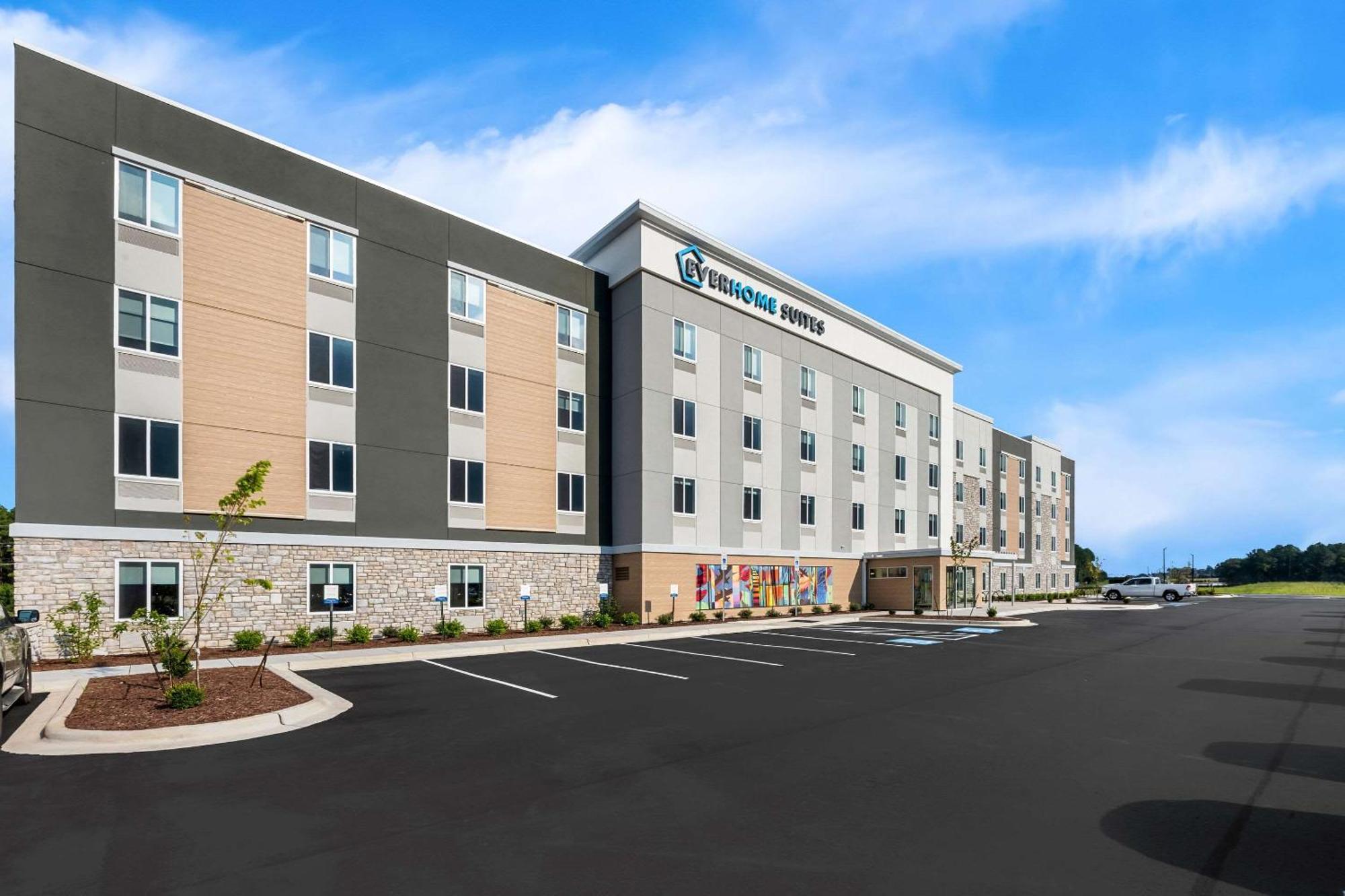 Everhome Suites Fayetteville Near Fort Bragg Bagian luar foto